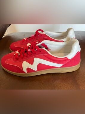 madden girl Giia Charm Women's Low-Top Platform Sneakers size 6